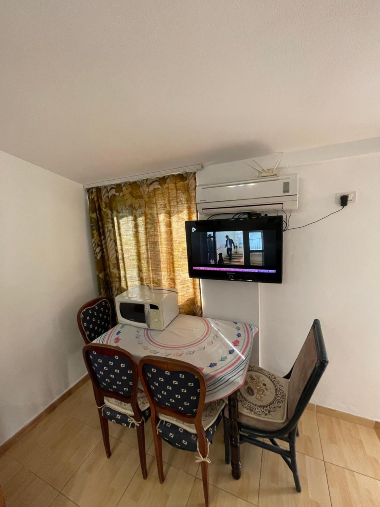 House For Rent Jurgen Villa โกเลม ภายนอก รูปภาพ